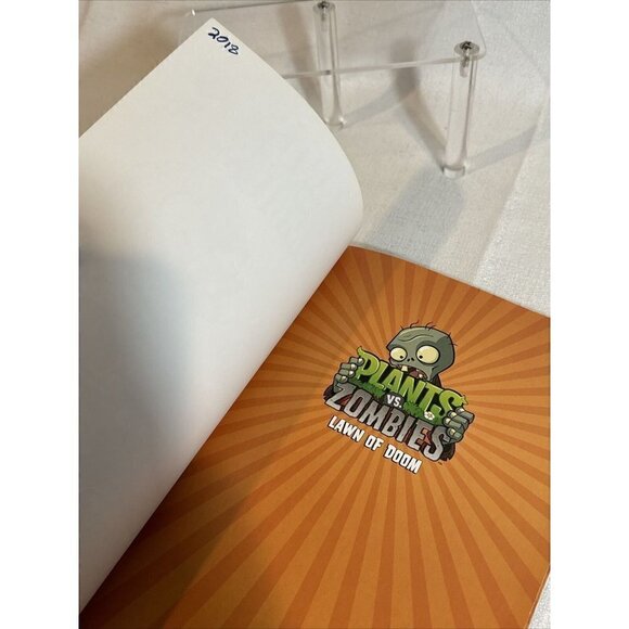 Plants vs.‎ Zombies Volume 8: Lawn of Doom Book - Picture 8 of 12